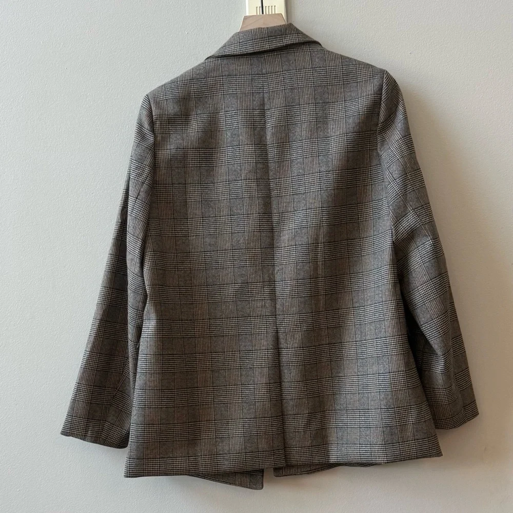 Plaid Double-Breasted Blazer in Brown Plaid - Picture 3 of 3